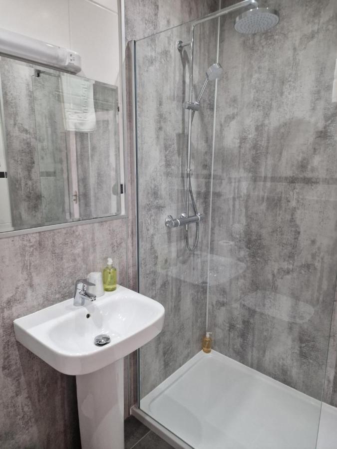 Broadway House Bed & Breakfast Laugharne Bagian luar foto