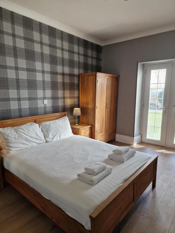 Broadway House Bed & Breakfast Laugharne Bagian luar foto