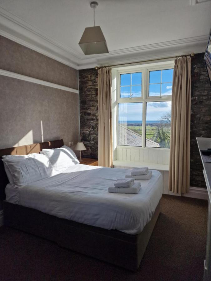 Broadway House Bed & Breakfast Laugharne Bagian luar foto