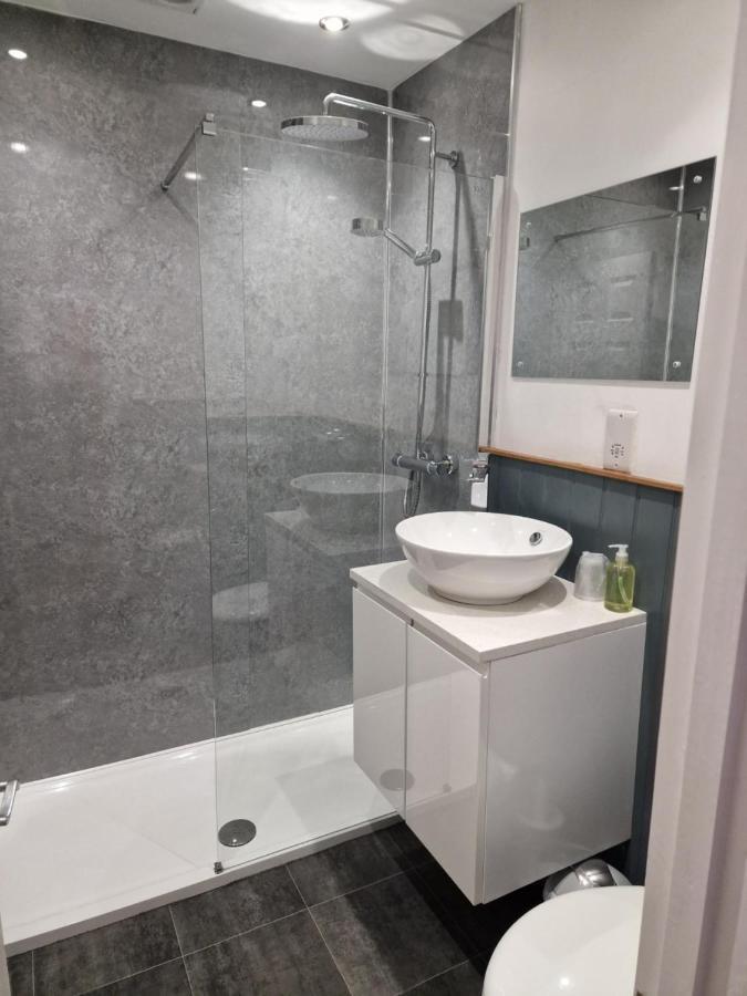 Broadway House Bed & Breakfast Laugharne Bagian luar foto