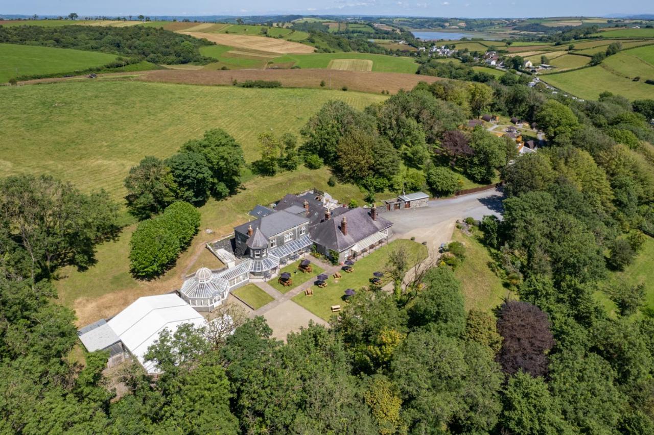 Broadway House Bed & Breakfast Laugharne Bagian luar foto
