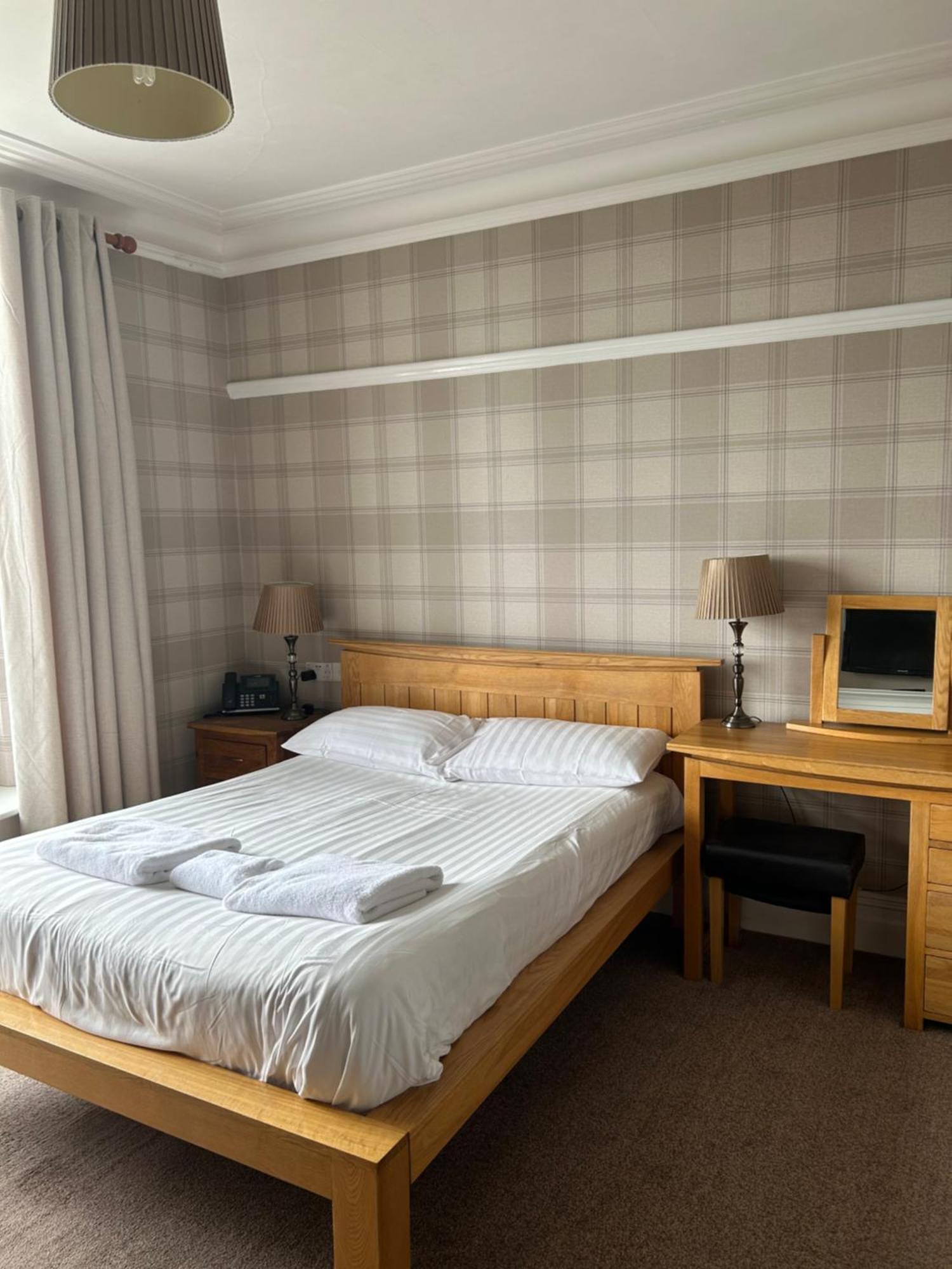 Broadway House Bed & Breakfast Laugharne Bagian luar foto