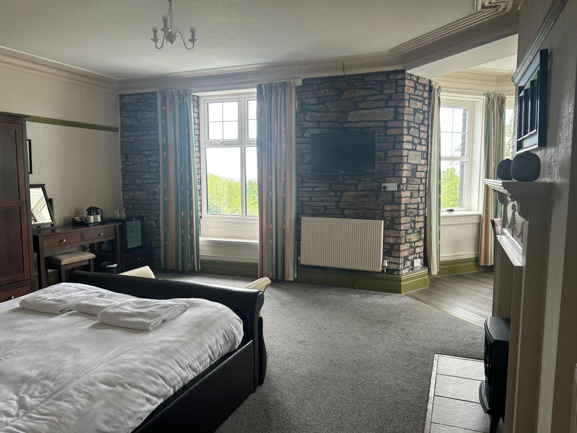Broadway House Bed & Breakfast Laugharne Bagian luar foto